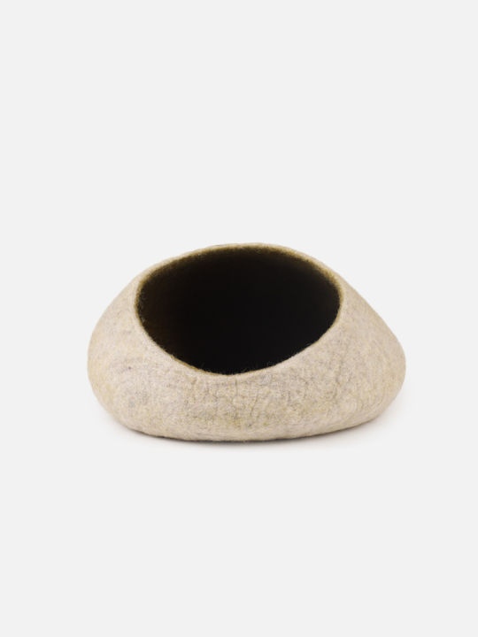 "Woolen%20Haven:%20Handcrafted%20Felt%20Cat%20House"%20-%20Image%203