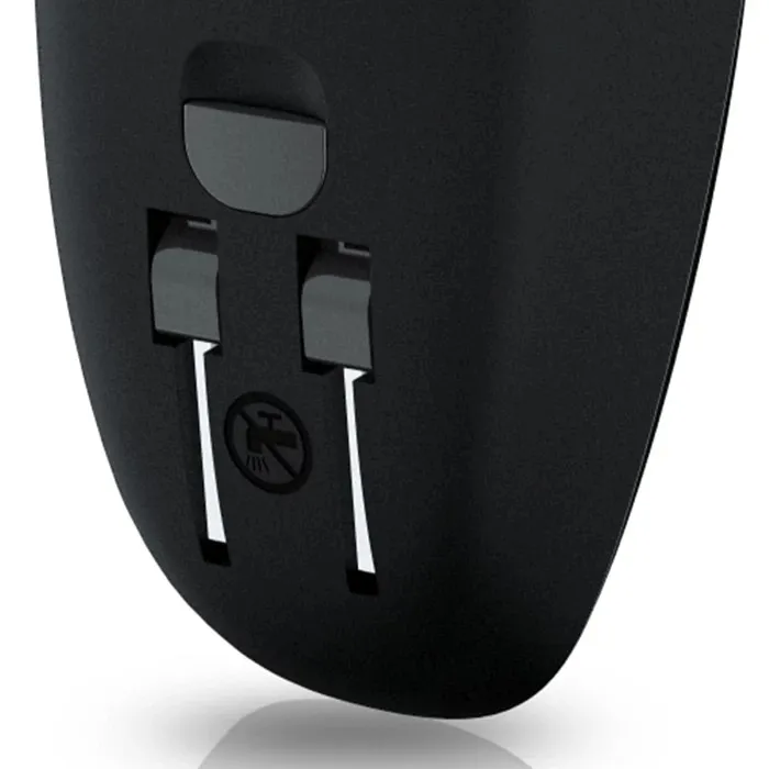 Philips%20PQ182%20Two%20Heads%20Rechargeable%20Travel%20Shaver%20-%20Image%203