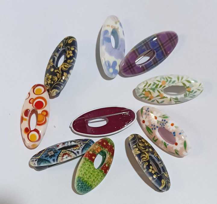 Masala Cottage=Multicolor Plastic Safety Pin For Saree Pcs - Main Image