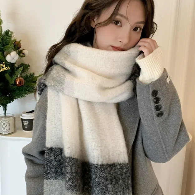 Pebbles%20Nepal%20Plaid%20Simple%20and%20Minimal%20Scarf%20for%20Women%20-%20Image%203