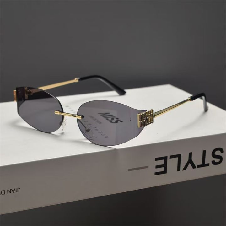 Cross-border%20New%20Frameless%20Miu%20Home%20Y2K%20Curved%20Sunglasses%20ins%20Women's%20High-End%20Style%20Hot%20Girl%20Street%20Style%20Versatile%20Sunglasses%20Wholesale%20-%20Image%202