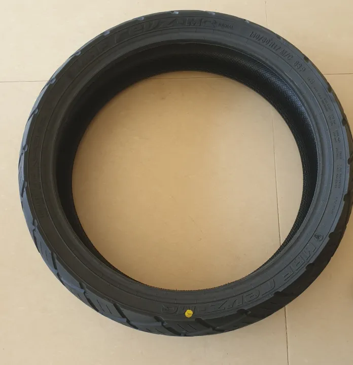 MRF%20REVZ-Y%20140/60%20R17%2063P%20Tubeless%20Motorcycle%20Tyre%20-%20Image%204