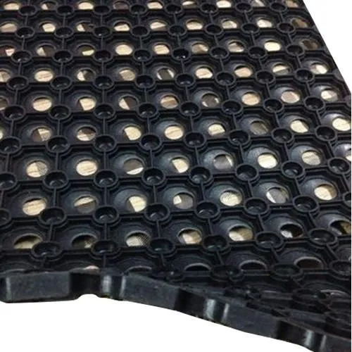 Black%20Rubber%20Hollow%20Door%20Mat%2045%20X%2075CM%20-%20Image%203