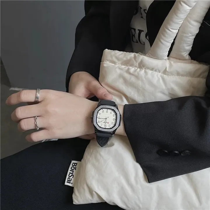 American%20High%20Street%20Sports%20Square%20Fashion%20Unisex%20Simple%20Large%20Dial%20High%20School%20Watch%20-%20Image%204