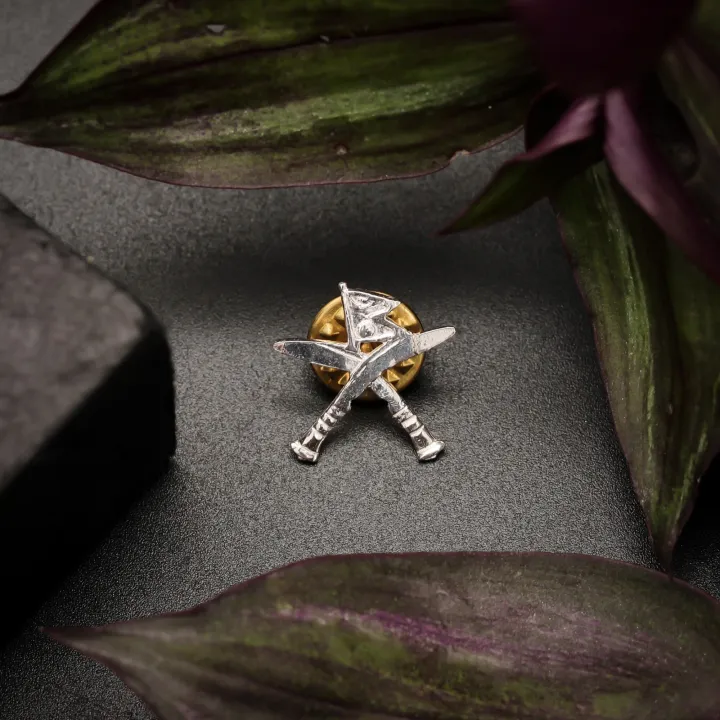 Hesse%20Tisa%20Pure%20Silver%20Cross%20Khukuri%20Flag%20Design%20Brooch%20For%20Men%20-%20Image%203