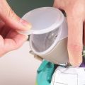 4 pcs Durable Plastic Food Bag Clips Pour Spout Leakproof Design Snack Bag Sealer Reusable Airtight Seal Sealing Pour Food Clip Kitchen Use. 