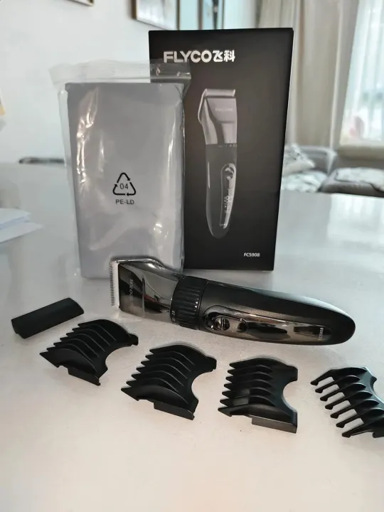 FLYCO%20FC5908%20Professional%20Hair%20Clipper%20%E2%80%93%20Titanium%20Ceramic%20Blade,%20180-Min%20Cordless,%20USB-C,%20Quiet%20&%20Washable,%20Dual-Speed%20Trimmer%20for%20Men,%20Kids%20&%20Home%20Haircuts%20-%20Image%207