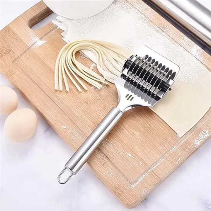 High%20Grade%20Stainless%20Steel%20Noodle%20Lattice%20Roller%20Dough%20Cutter%20for%20Kitchen%20Cooking%20Tools%20-%20Image%205