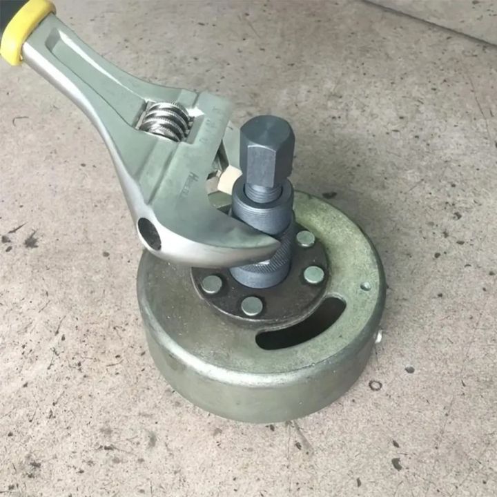 1Pcs%20New%2024/27mm%20Engine%20Magneto%20Flywheel%20Puller%20Double-head%20Multifunctional%20Code%20Rotor%20Puller%20Metal%20Motorcycle%20Repair%20Tool%20for%20CG125%20GY6%2050%20125CC%20-%20Image%204