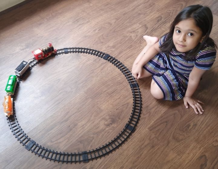 Classic%20Train%20Set%20for%20Kids%20with%20Smoke,%20Realistic%20Sounds%20-%20Image%206