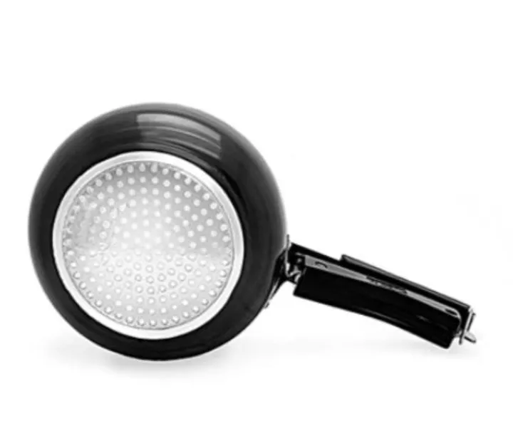 Famous%20Black%20High%20Anodized%20Pressure%20Cooker%20With%20Induction%20Base%20-%20%205%20Litre%20-%20Image%202