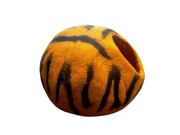 Yellow%20Color%20HandFelted%20Eco-Friendly%20Felt%20Cat%20House%20-%20Image%206