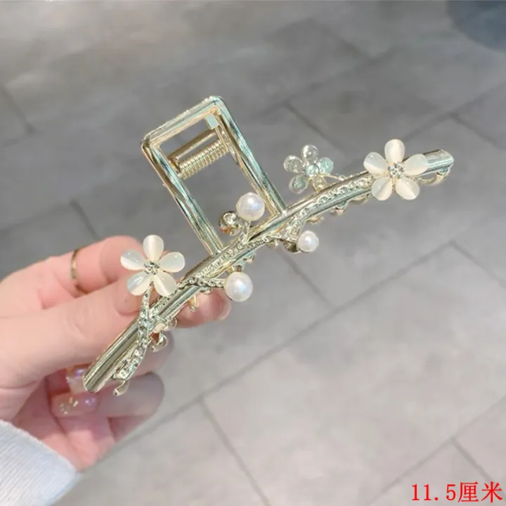 MAANGE%201Pc%20Ancient%20Style%20Tassel%20Metal%20Flower%20Clip%20Large%20Back%20of%20the%20Head%20Hair%20Arrangement%20Shark%20Clip%20HCM6013760%20-%20Image%205
