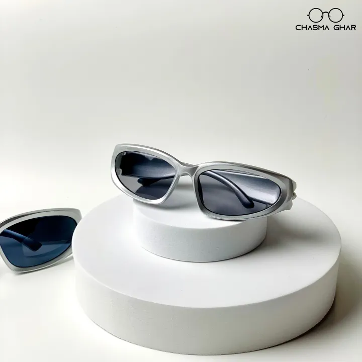 Chasma%20Ghar%20-%20Silver%20Unisex%20Y2K%20Sunglasses%20For%20Men%20And%20Women%20-%20Image%203