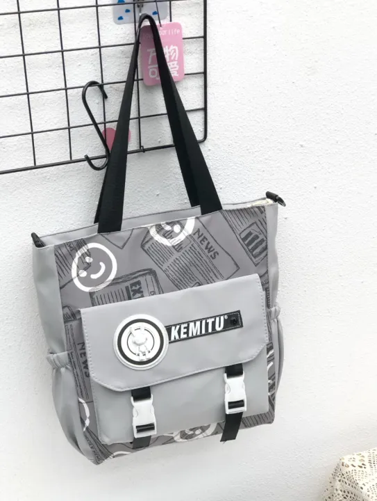Kemitu%20Black%20Tote%20Bag%20With%20Newspaper%20Print%20And%20Buckle%20Closure%20-Trendy%20Shoulder%20Bag%20For%20Daily%20Use%20-%20Image%206