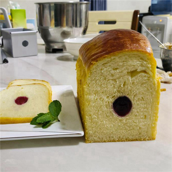 JINMY%202X%20Long%20Cake%20Baking%20Pan%20Non-Stick%20Flowing%20Heart%20Cake%20Mold%20Square%20Bread%20Loaf%20Pan%20with%20Center%20Tube%20Cake%20Tools%20-%20Image%204