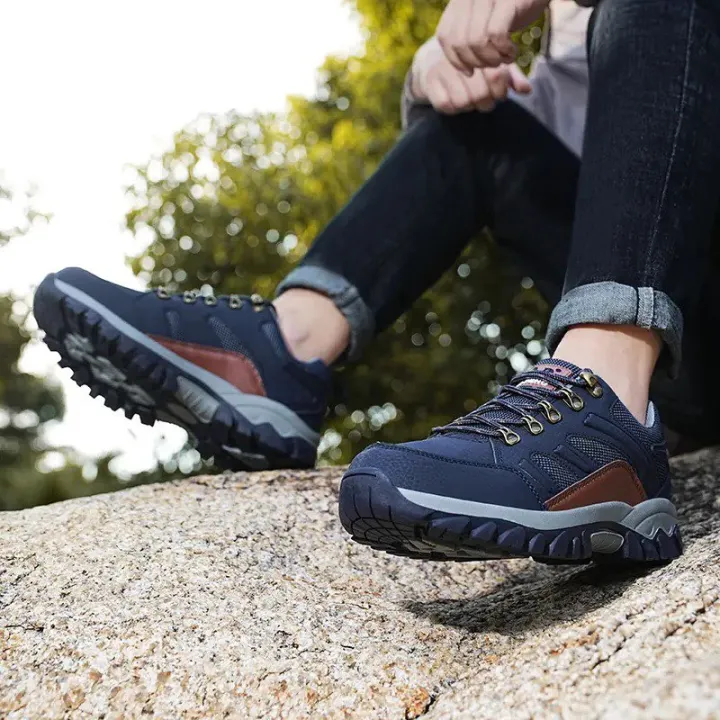 Waterproof%20Textured%20Trekking%20Leather%20Design%20Qil-Feng%20Outdoor%20Water%20Proof%20Boots%20For%20Unisex%20%7C%20Boots%20For%20Men%20And%20Women%20-%20Image%202