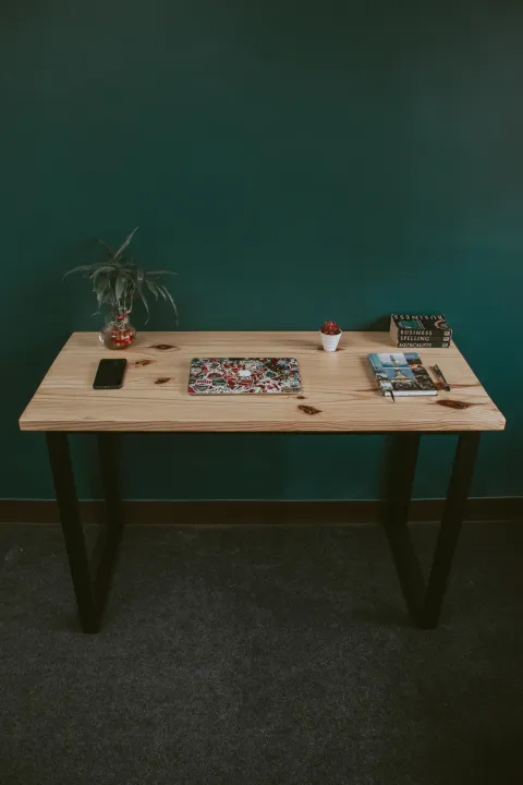 Woodstock%20Minimal%20Study%20and%20Gaming%20Table%20-%20Image%203