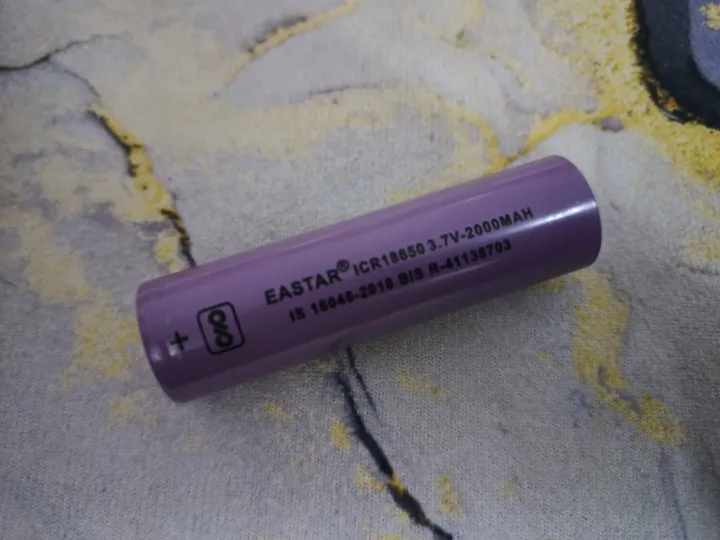3.7V%20Lithium-Ion%20Rechargeable%20Battery%202000mAh%20ICR%2018650%20-%20Image%206