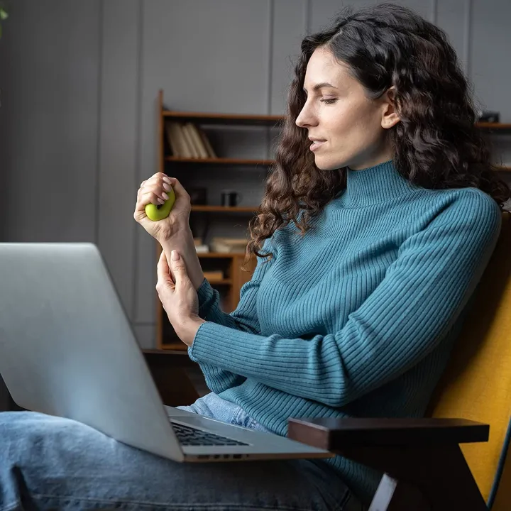 Hand%20Grip%20Strengthener%20Set%20Strength%20Finger%20Exerciser%20Adjustable%20Grip%20Black%20Hand%20Gripper%20Kit%204%20Pcs%20-%20Image%205