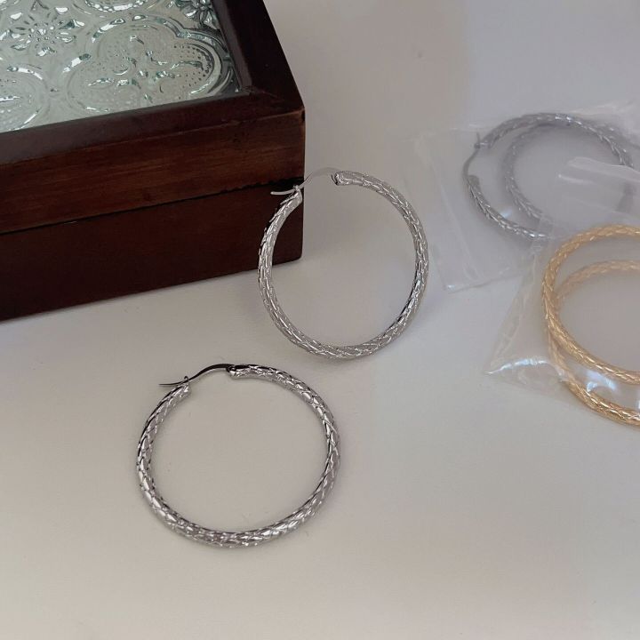 %E3%80%90Top%20Picks%E3%80%91Celin%20Metal%20Rhomboid%20Earrings%20Women's%202023%20New%20Fashion%20Distinctive%20Ear%20Ring%20Circle%20Earrings%20-%20Image%203
