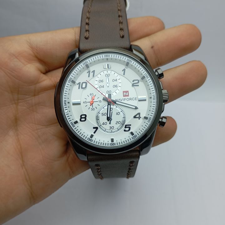 Fashionable%20Watch%20For%20Men%20%7C%7C%20Round%20Dial%20Leather%20Belt%20Waterproof%20Watch%20For%20Men%20-%20Image%209