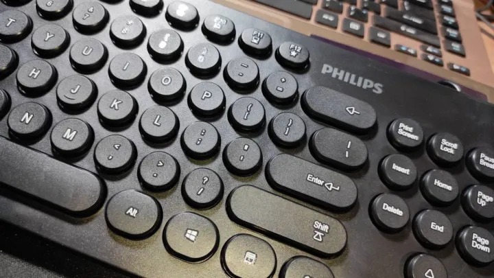 Philips%20K334%20Multimedia%20Wired%20Keyboard%20-%20Image%205