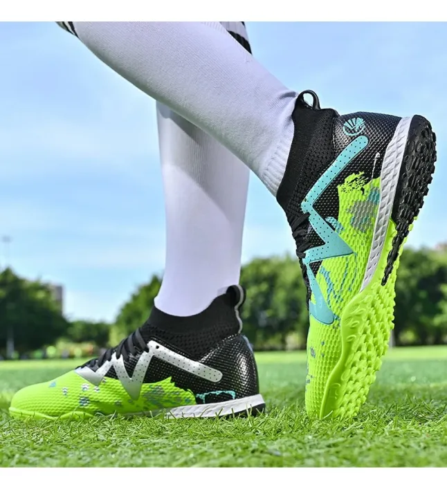 Futsal%20Shoes%20For%20Men%20With%20Grip%20Socks%20-%20Image%204