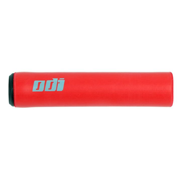 ZOROOM%20Odi%202%20Pair%20Bicycle%20Grip%20Silicone%20Handlebar%20Grips%20Shock-Absorbing%20Soft%20Mountain%20Bicycle%20Grip%20-%20Red%20&%20Black%20-%20Image%203