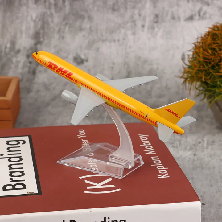 16CM%20Scale%201:400%20Metal%20Airplane%20Replica%20DHL%20Alloy%20Airplane%20Model%20Yellow%20Freight%20Machine%20Diecast%20Aircraft%20Aviation%20Collectibles%20YUEYING%20-%20Image%203