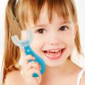 U- Shaped toothbrush For Baby Child ,Silicone Baby Brush ,Kids cleaning Teeth. 