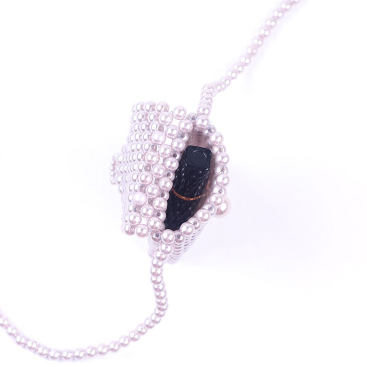 Internet%20Hot%20Dyed%20Gray%20Triangle%20Buckle%20Mini%20Lipstick%20Pack%20Small%20and%20Lightweight%20Hand-Woven%20Crossbody%20Bag%20-%20Image%204