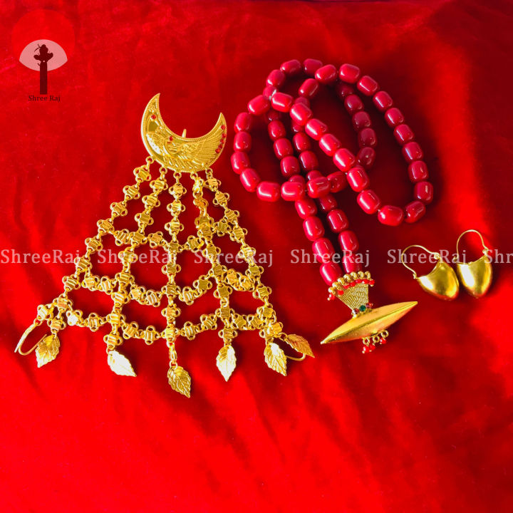 Pure%20Gold%20Plated%20Panchadhatu%20Traditional%20Newari%20Jewelry%20Set%20With%20Nyapu%20Sikha,%20Red%20Beaded%20Taayou%20and%20Makasi%20(2%20pieces)%20For%20Women%20-%20Image%203