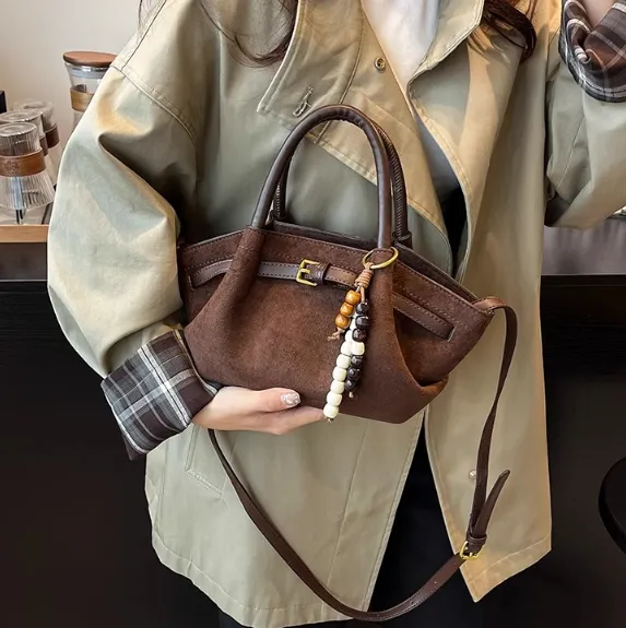 Pebbles%20Nepal%20%7C%20Classic%2090s%20Minimalist%20Shoulder%20Bag%20%7C%20Aesthetic%20Small%20Side%20Bag%20with%20Silk%20Scarf%20&%20Plushie%20Charm%20%7C%20Retro%20Baguette%20Handbag%20for%20Women%20-%20Image%203
