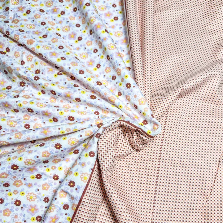 Chic%20Cotton%20Floral%20&%20Checkered%20Patterned%20Blanket%20Cover%20with%20Zipper%20Closure%20-%20Ultra%20Soft%20Medium%20Size%2072%20*%2090%20Inches%20-%20Image%208