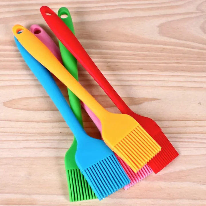 Silicone%20Oil%20Brush%20Heat%20Resistant%20Silicone%20Brush%20for%20Baking%20with%20Handle%20-%20Image%203