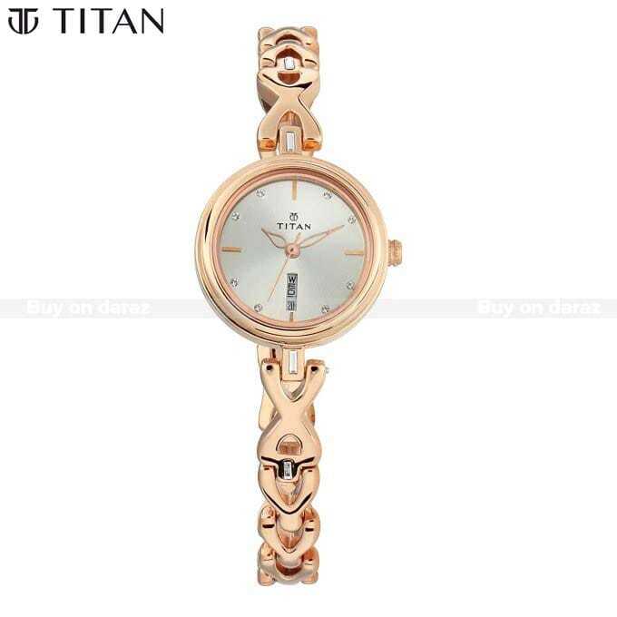 Titan%20%20%20Karishma%20Analog%20Silver%20Dial%20Women's%20Watch-2601Wm01%20-%20Image%205