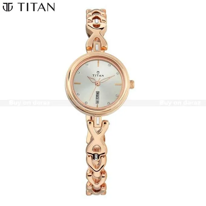 Titan%20%20%20Karishma%20Analog%20Silver%20Dial%20Women's%20Watch-2601Wm01%20-%20Image%205