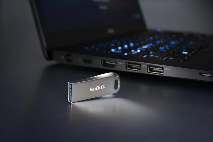 SanDisk%20Ultra%20Luxe%E2%84%A2%2064GB,%20USB%203.1%20Flash%20Drive%20Speed%20Upto%20150MB/s%20Metal%20Body%20PenDrive%20-%20Image%207