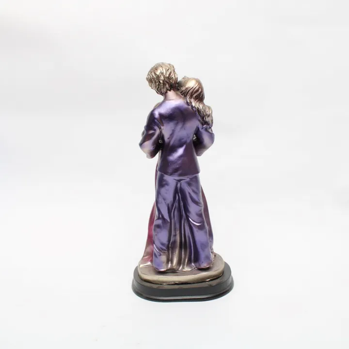 Purple%20Man%20&%20Women%20Showpeice%20-%20Image%204