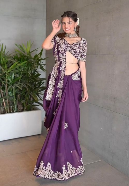 Stunning%20Designer%20Jimmy%20Choo%20Saree%20with%20Thread%20&%20Sequence%20Work%20By%20Sapnaaz%20Fashion%20-%20Image%202