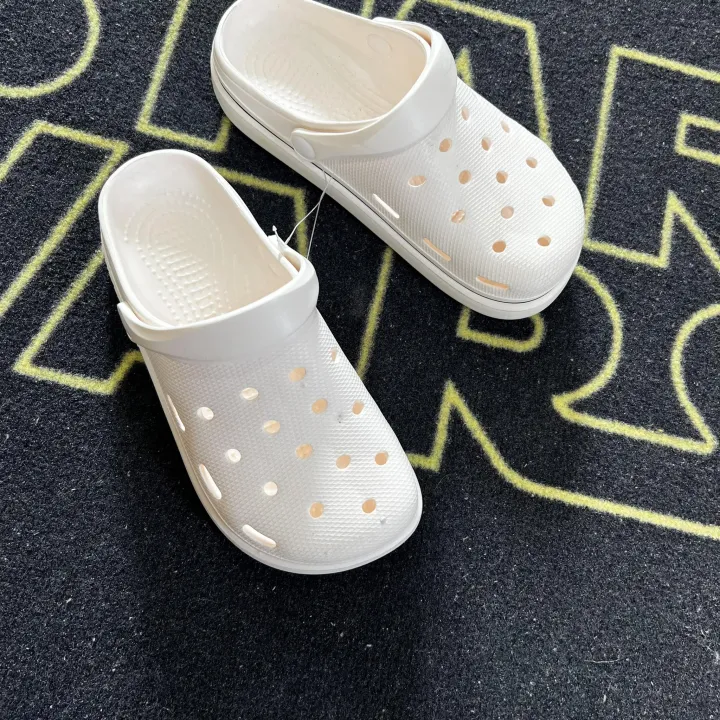 Crocs%20Slipper%20Flip%20Flops%20For%20Unisex%20By%20Jutta%20Ghar%20Nepal%20-%20Multisize%20%7C%20Fashion%20%7C%20Slippers%20For%20Men%20And%20Women%20%7C%20Crocs%20%7C%20-%20Image%203