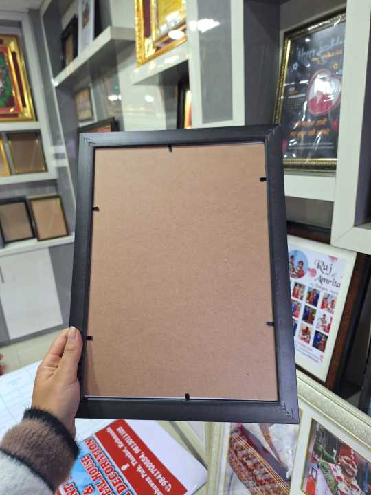 A4%20size%20frame%20with%20photo%20for%20birthday%20gift%20-%20Image%202