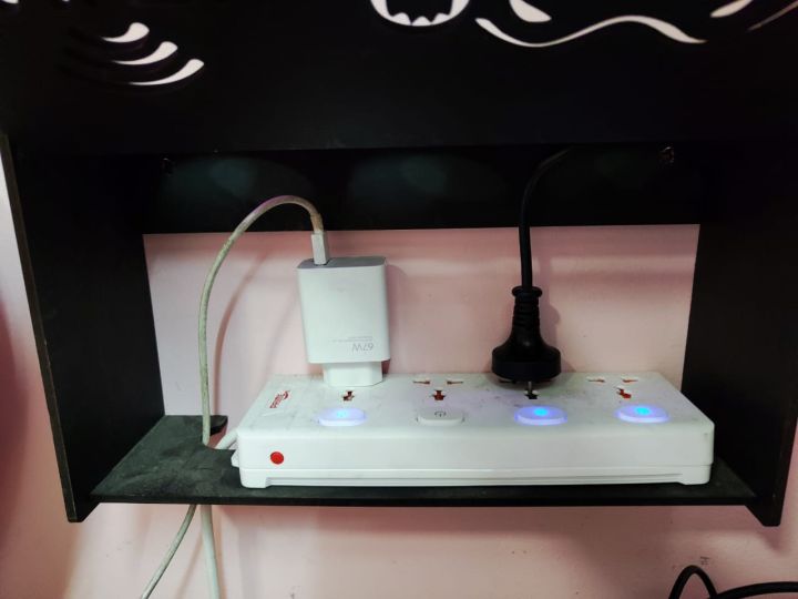 Folding%20Router%20Holder%20with%20Multiplug%20Organiser%20-%20Image%203