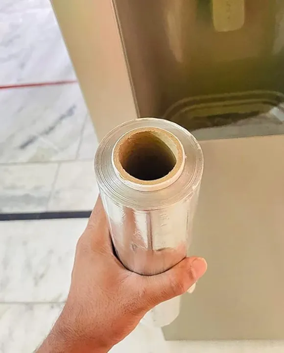 Wrap%20On%20Aluminium%20Foil%201kg%20/%201%20KG%20Gross%2018%20Micron%20for%20Food%20Packing%20Heavy%20Thick%20Premium%20Foil%20with%20Cutter%20Blade%20Ideal%20Silver%20Foil%20Paper%20Roll%20for%20Food%20Wrap%20(Pack%20of%201)%20-%20Image%203