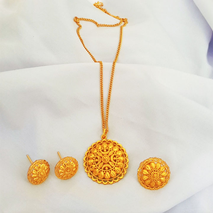 Gold%20Plated%20Pendant%20With%20Chain%20,Adjustable%20Ring%20&%20Top%20Earring%20Set%20%7C%20Locket%20With%20Chain%20Finger%20Ring%20&%20Top%20Authi%20Top%20With%20Free%20Size%20Ring%20&%20Pendant%20For%20Marriage%20Gold%20Design%20Ring%20Gold%20Polished%20Pendant%20Set%20For%20Bridal%20Aniversary%20Top%20With%20Ring%20Behuli%20Ring%20Top%20Set%20-%20Image%202