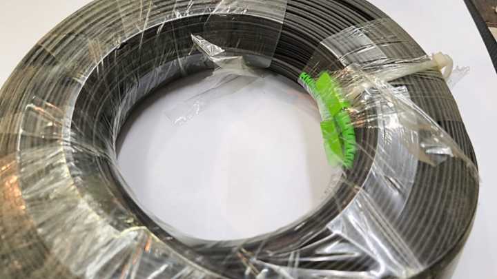 FIBER OPTIC PATCH CABLE DROP WIRE GREEN GREEN CONNECTOR 50 Meter LENGTH BLACK COLOUR WITH SUPPORT DROP WIRE SC/APC-SC/APC