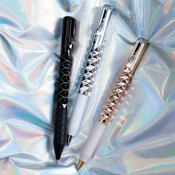 ARELENE%20Geometric%20Metal%20Crinkle%20Pen%20Fidget,%20Stress%20Relief%20Metal%20Shape%20Shifting%20Switchpen,%200.5mm%20Retractable%20Gel%20Pen,%20Black%20-%20Image%206