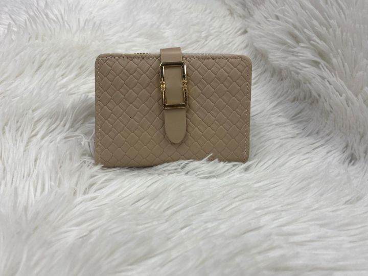 Women%E2%80%99s%20Wallet%20%7C%20Premium%20PU%20Leather%20Wallet%20with%20Gold%20Buckle%20-%20Image%203