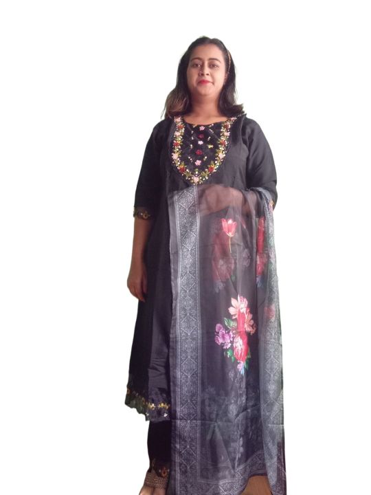 Black%20Fashion%20Kurtha%20Surwal%20Set%20For%20Women%20-%20Image%203